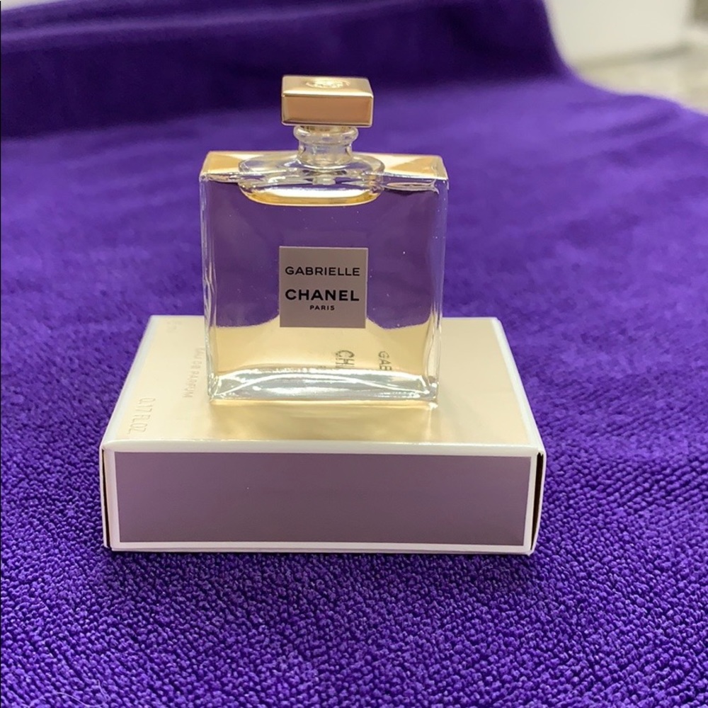 Gabrielle travel size